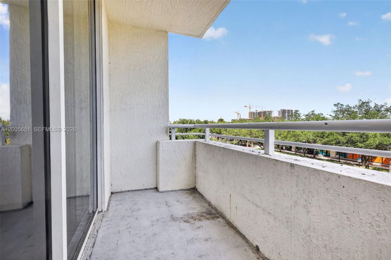 2775 NE 187th St , Unit 202, Aventura, FL 33180 Photo