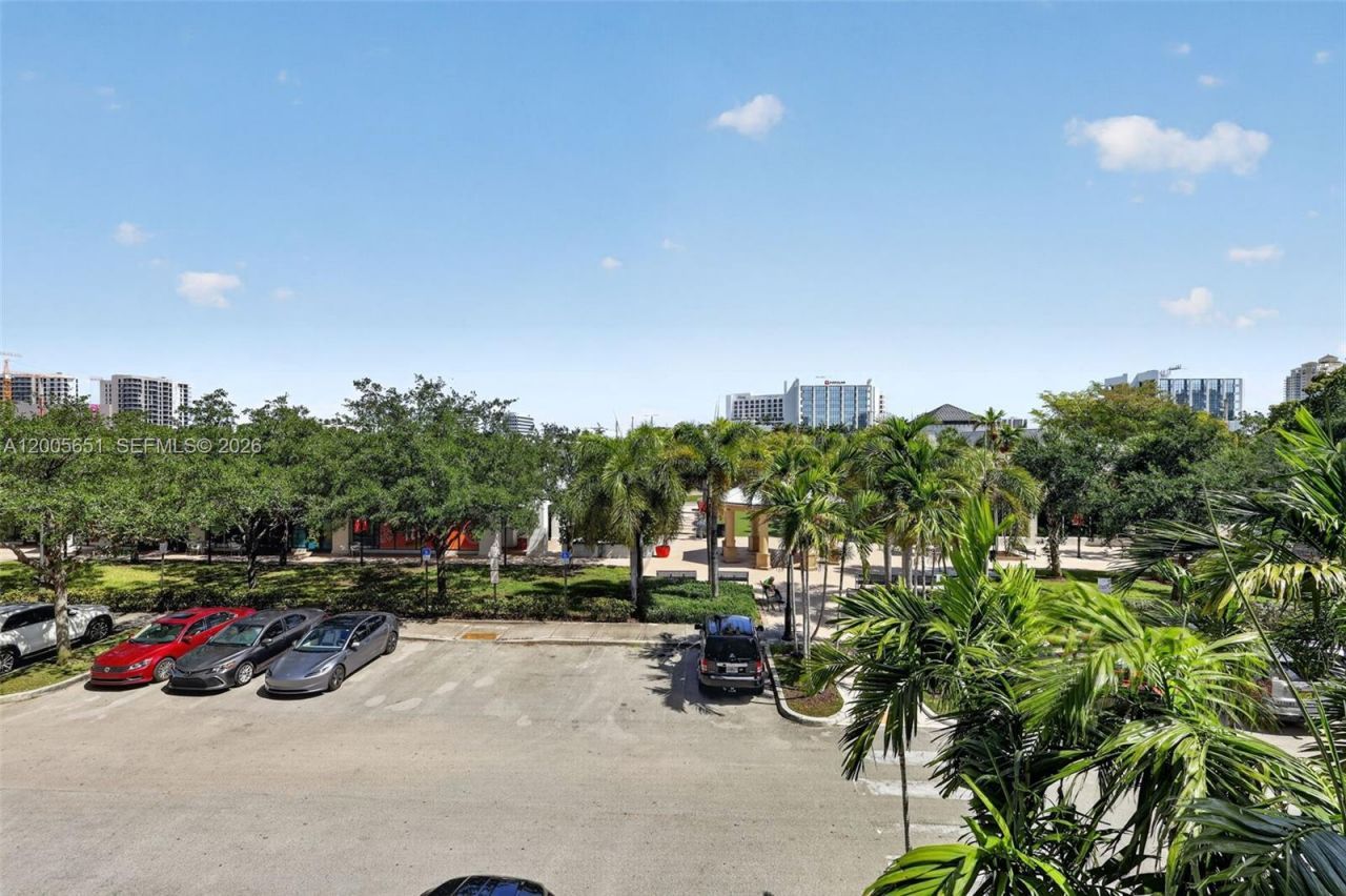 2775 NE 187th St , Unit 202, Aventura, FL 33180 Photo