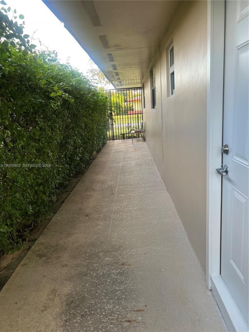 9945 SW 164th Ter , Unit 1, Miami, FL 33157 Photo