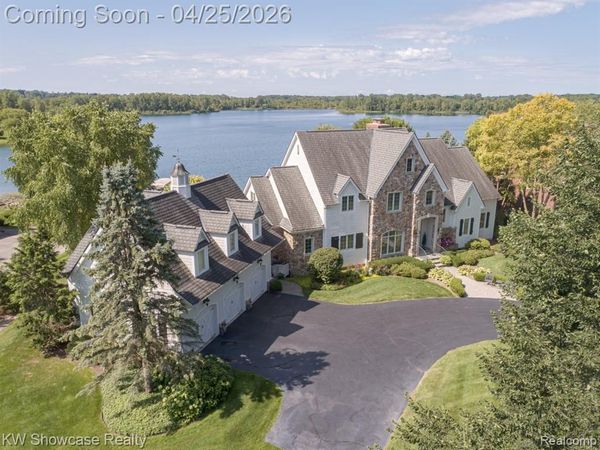 4334 Terra Ridge Drive , Milford Twp, MI 48381