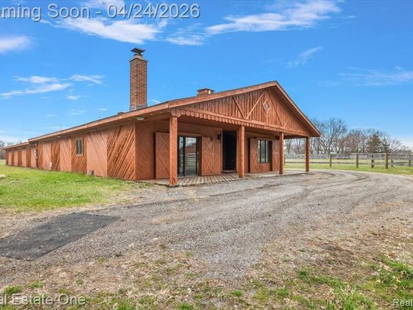 1109 Castlewood Street, White Lake Twp, MI 48386