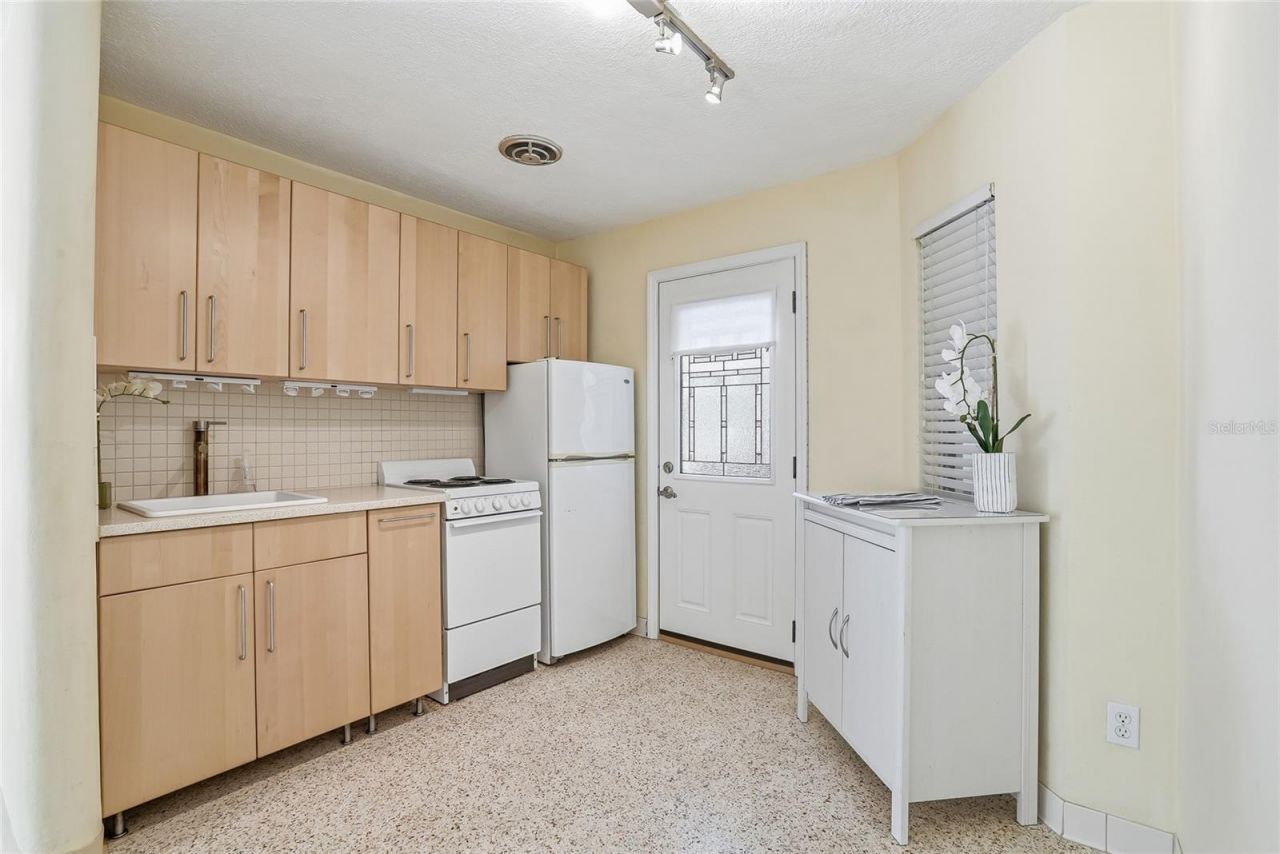 145 10th Avenue N, Unit 1, Saint Petersburg, FL 33701 Photo