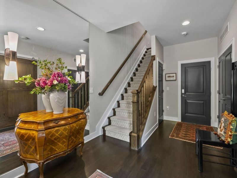 884 Burr Avenue, Unit 20, Grandview, OH 43212 Photo 3