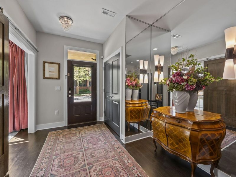 884 Burr Avenue, Unit 20, Grandview, OH 43212 Photo 4