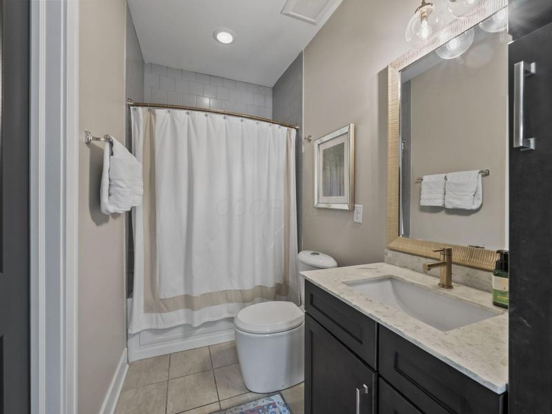 884 Burr Avenue, Unit 20, Grandview, OH 43212 Photo 7