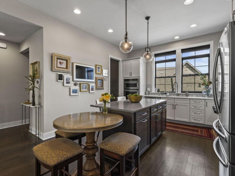 884 Burr Avenue, Unit 20, Grandview, OH 43212 Photo 9