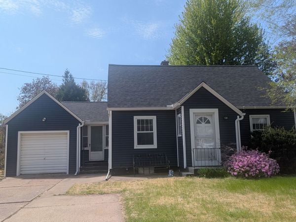 630 32nd Avenue , Moline, IL 61265