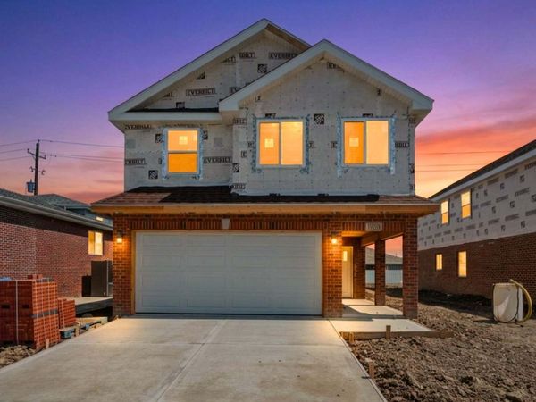 15239 7th Avenue , Harvey, IL 60426