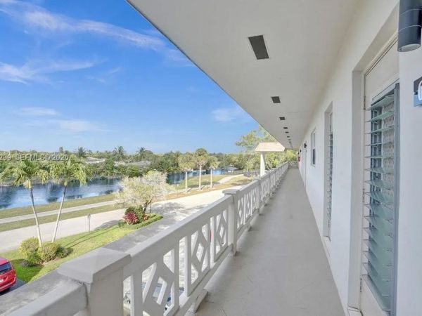 4706 NW 36th St , Unit 605, Lauderdale Lakes, FL 33319