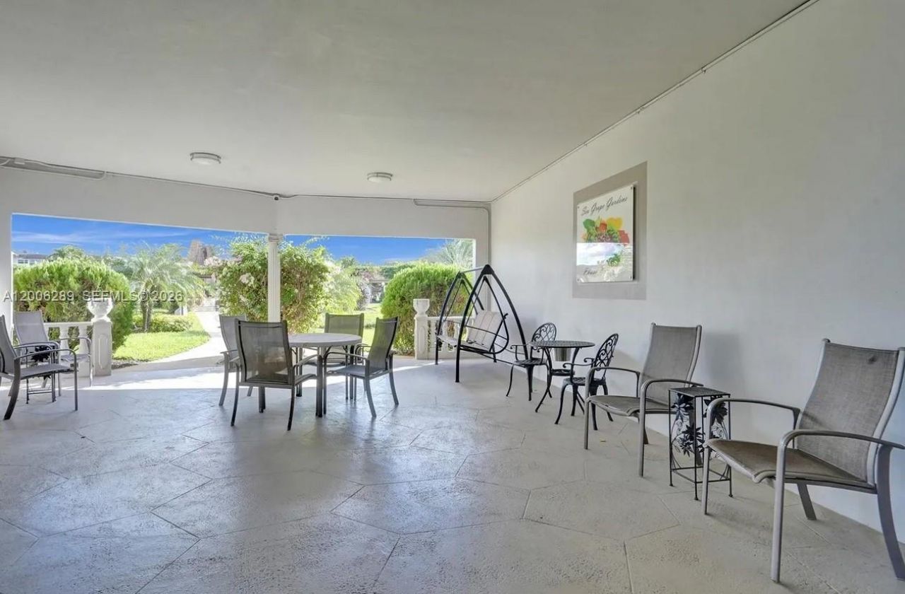 4706 NW 36th St , Unit 605, Lauderdale Lakes, FL 33319 Photo