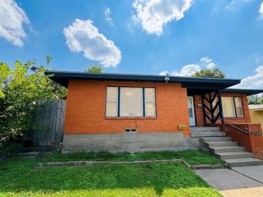 2732 W Jefferson Boulevard, Dallas, TX 75211