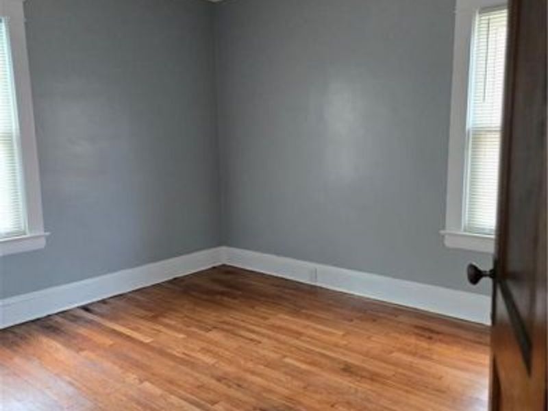 9502 Empire Avenue, Cleveland, OH 44108 Photo 12