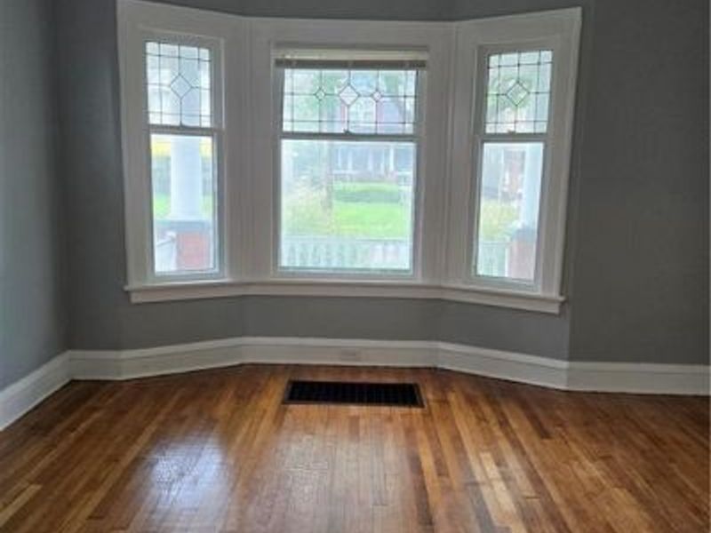 9502 Empire Avenue, Cleveland, OH 44108 Photo 3