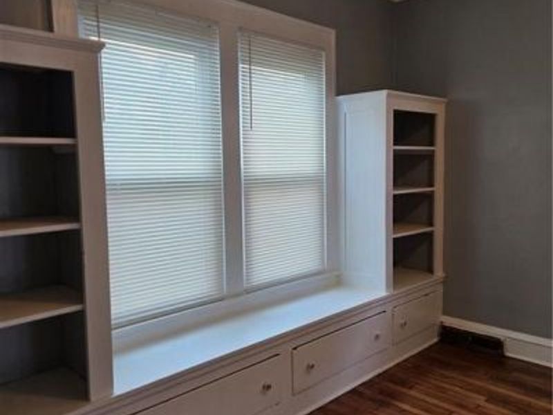 9502 Empire Avenue, Cleveland, OH 44108 Photo 6