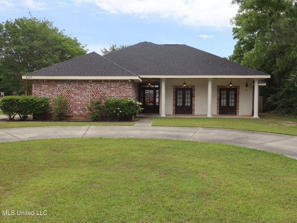 6717 Westwind Drive, Biloxi, MS 39532