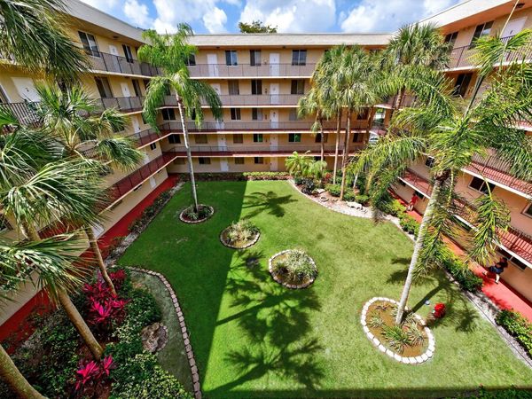 3223 Riverside Drive, Unit C-406, Coral Springs, FL 33065