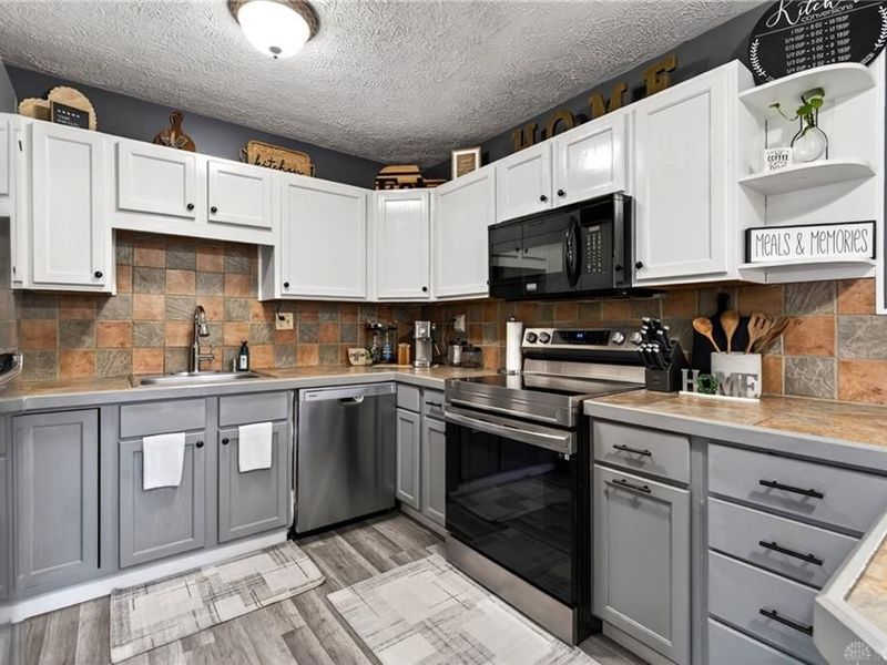 1392 Chinook Court, Xenia, OH 45385 Photo 7