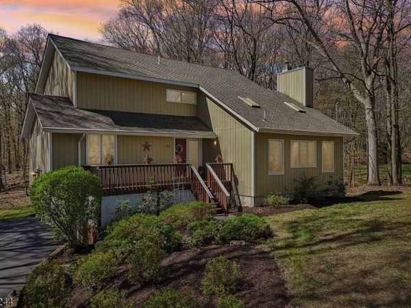 53 Lee Hill Rd, Byram, NJ 07821