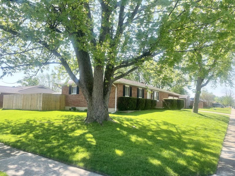 1768 Fair Oaks Drive, Sidney, OH 45365 Photo 2