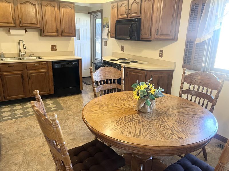 1768 Fair Oaks Drive, Sidney, OH 45365 Photo 7