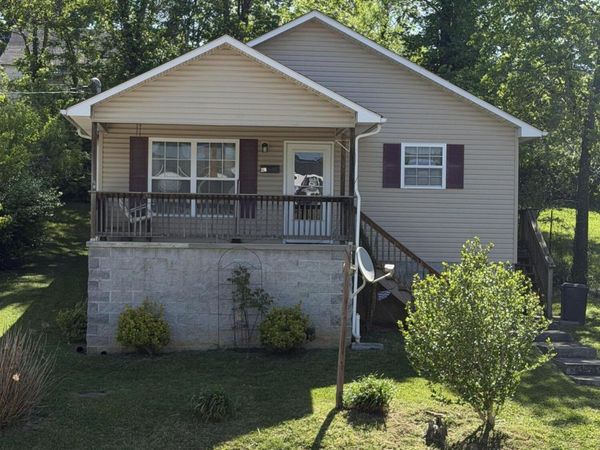 216 N Cross St, Oneida, TN 37841