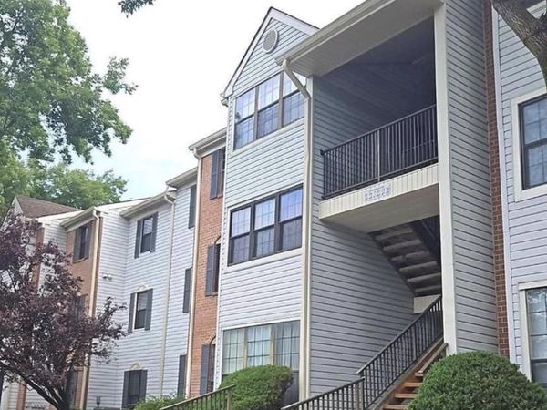 48 CHAMBERLIN COURT , LAWRENCE TOWNSHIP, NJ 08648