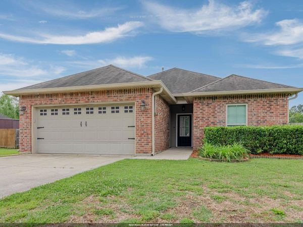 21198 Beau Chateau Blvd, Ponchatoula, LA 70454
