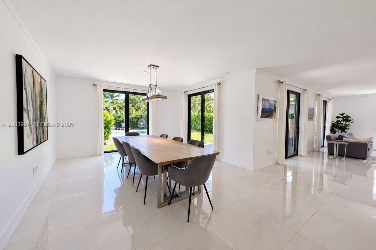 471 SW 30th Rd , Miami, FL 33129 Photo