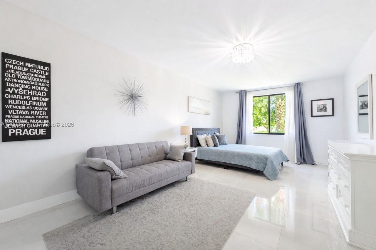 471 SW 30th Rd , Miami, FL 33129 Photo