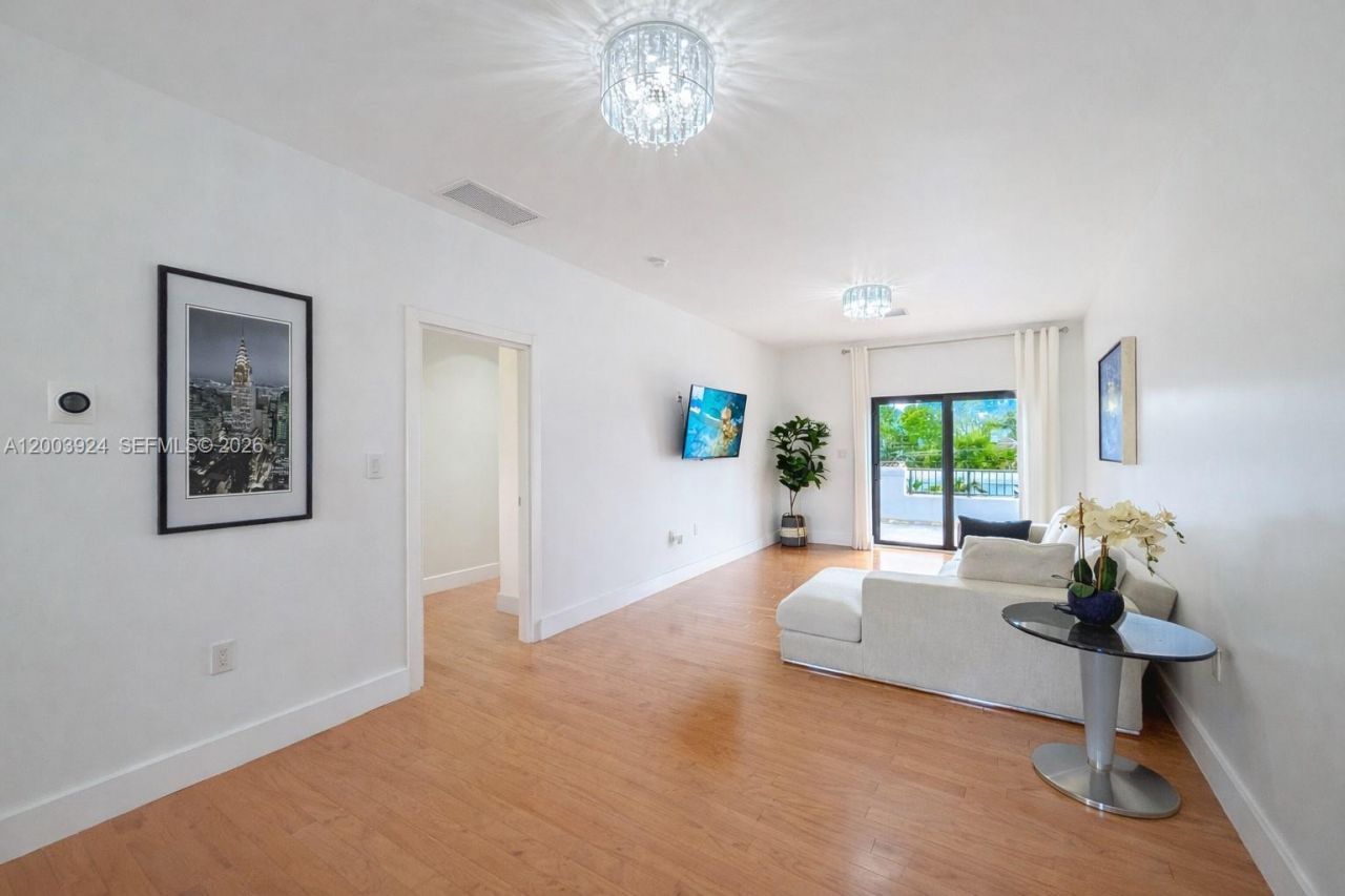 471 SW 30th Rd , Miami, FL 33129 Photo