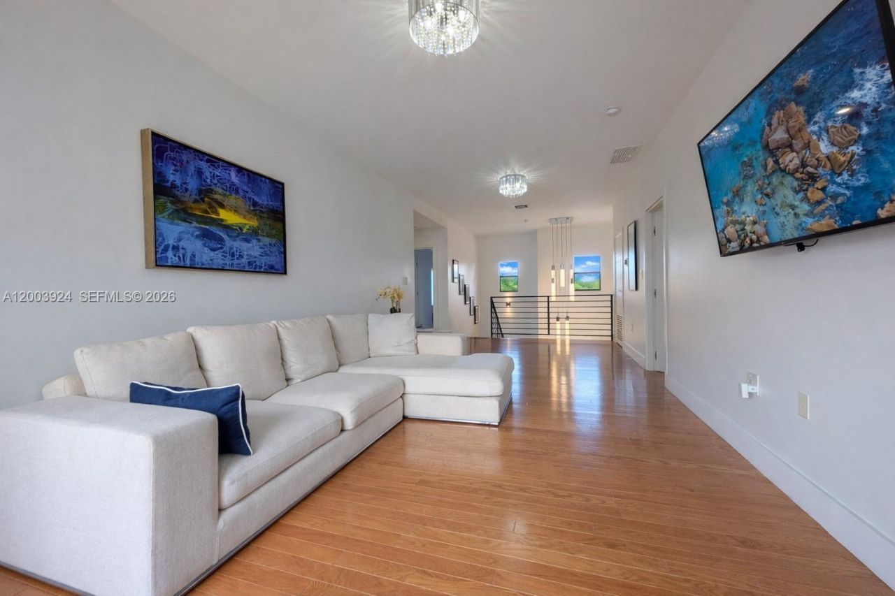 471 SW 30th Rd , Miami, FL 33129 Photo