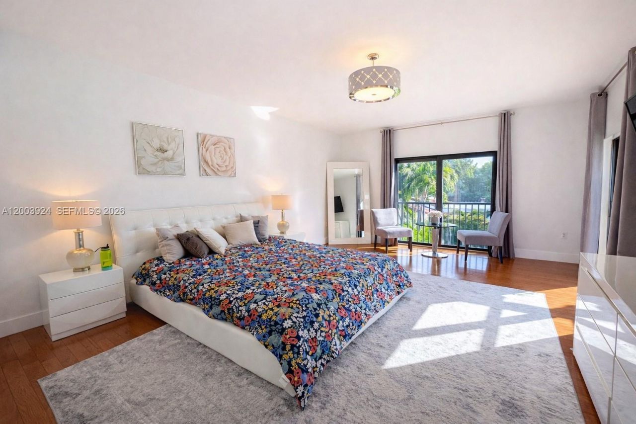 471 SW 30th Rd , Miami, FL 33129 Photo