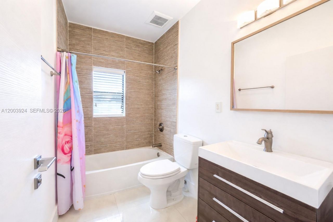 471 SW 30th Rd , Miami, FL 33129 Photo