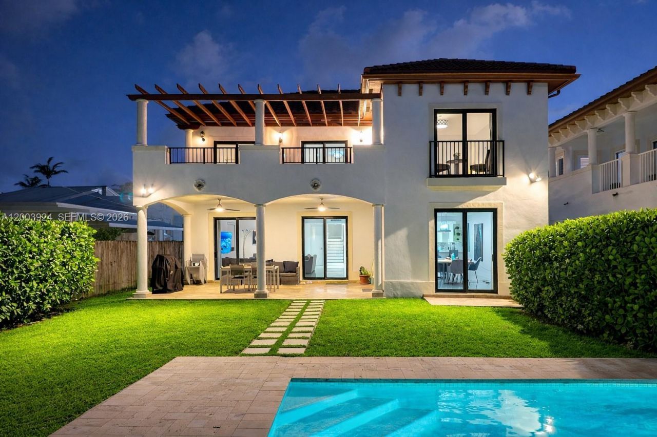 471 SW 30th Rd , Miami, FL 33129 Photo