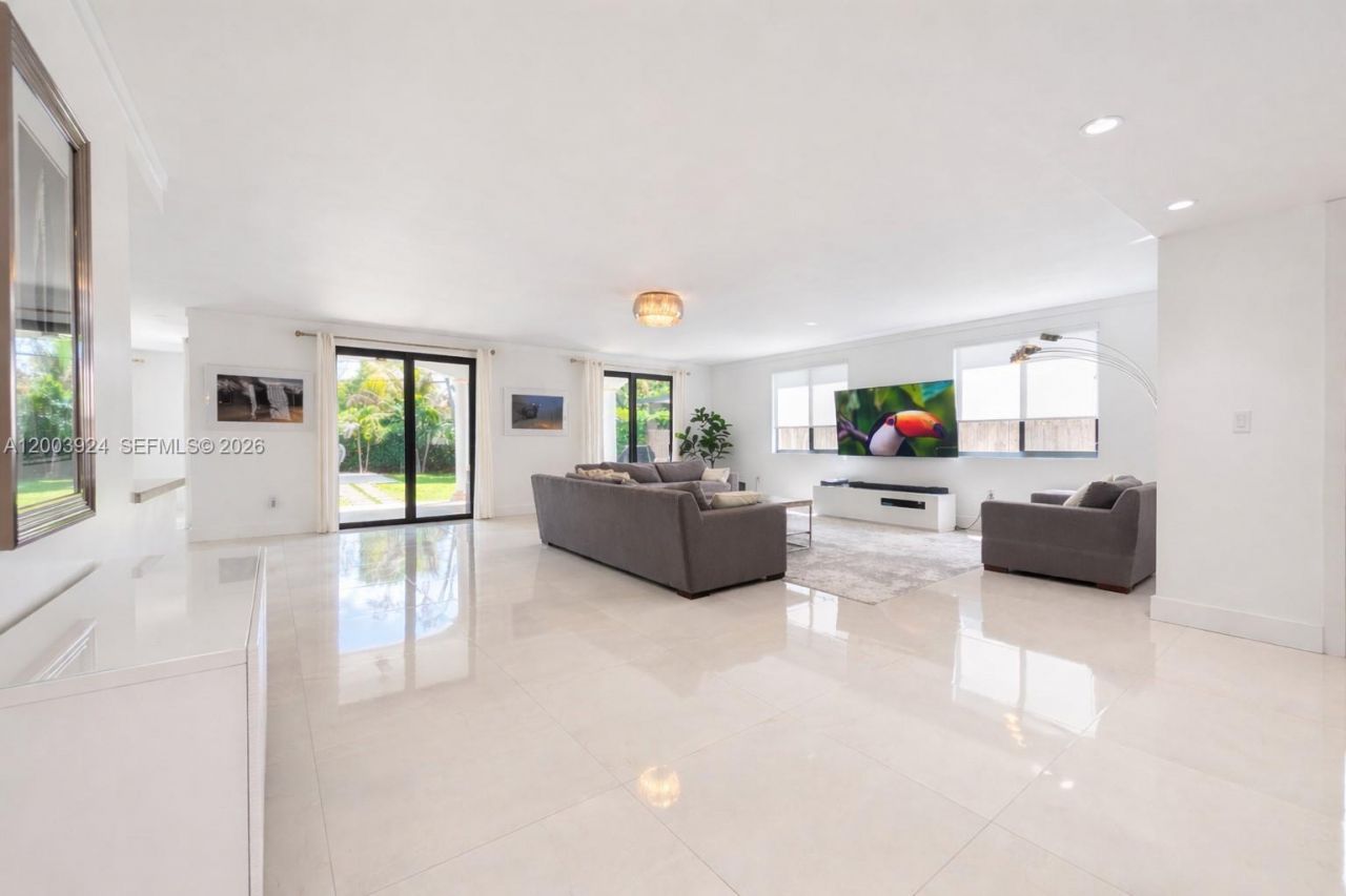 471 SW 30th Rd , Miami, FL 33129 Photo