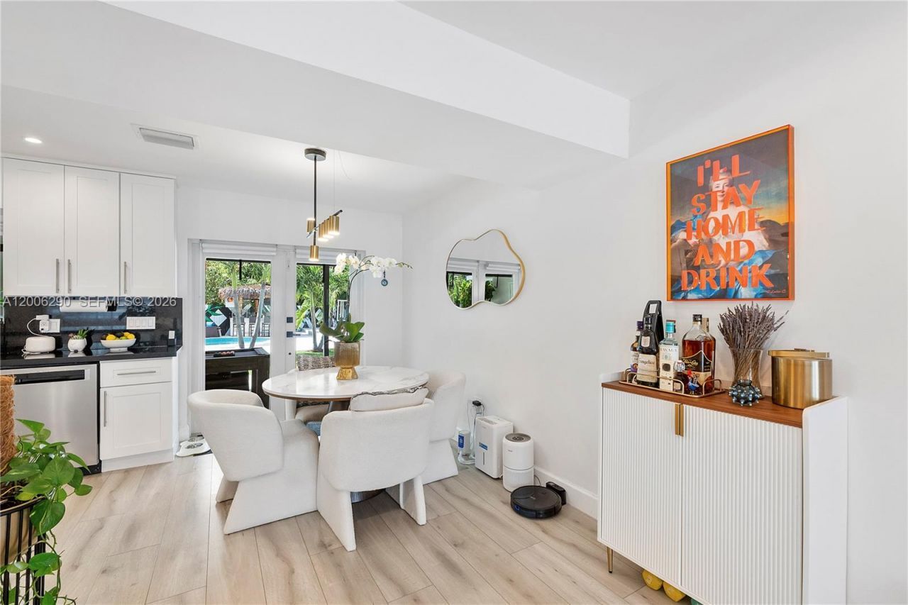 14830 N Spur Dr , Miami, FL 33161 Photo