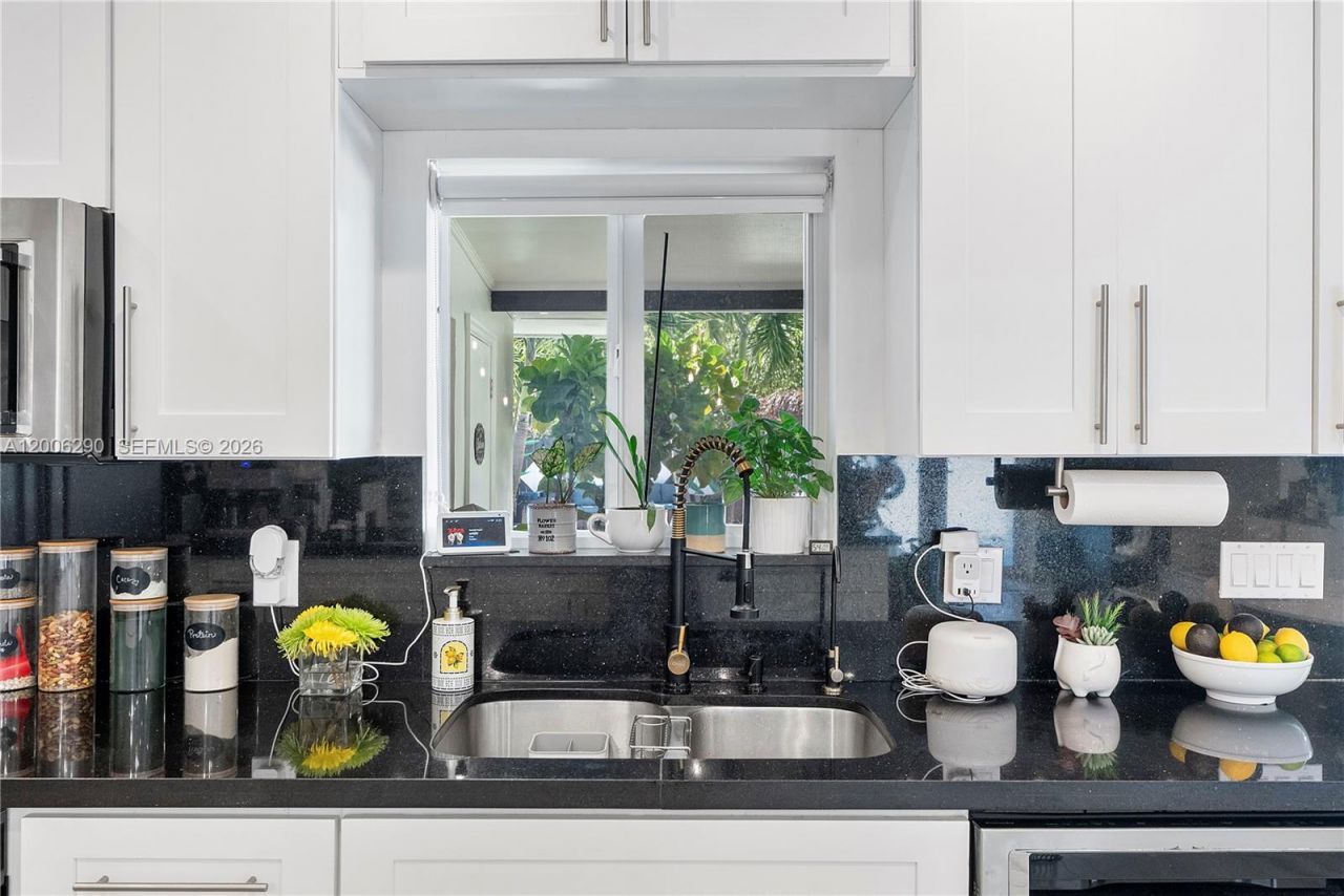 14830 N Spur Dr , Miami, FL 33161 Photo