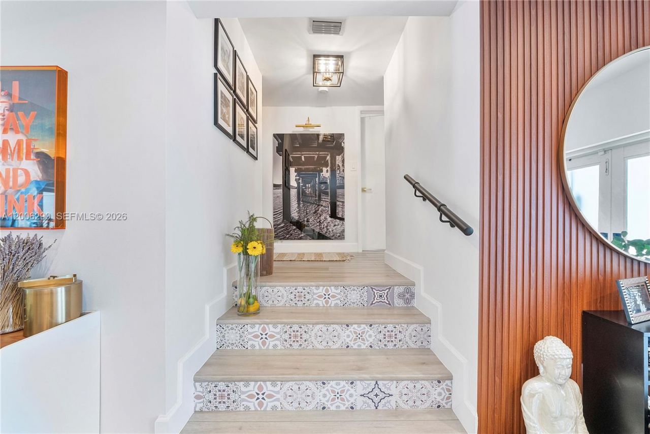 14830 N Spur Dr , Miami, FL 33161 Photo