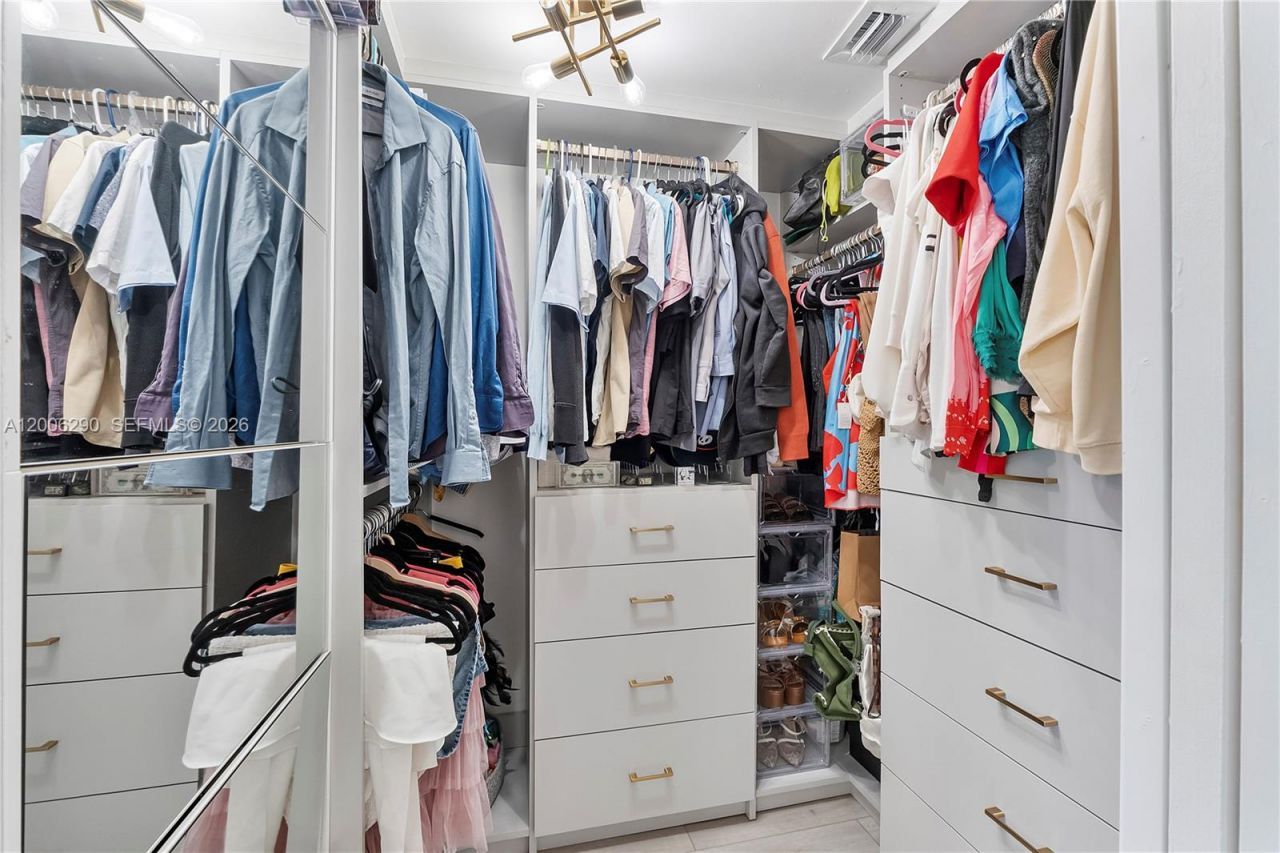 14830 N Spur Dr , Miami, FL 33161 Photo