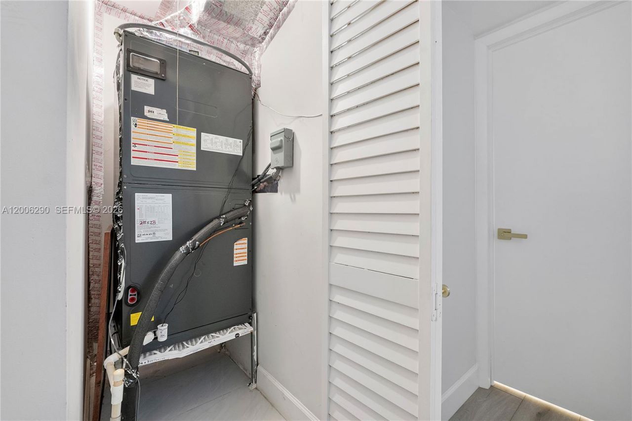 14830 N Spur Dr , Miami, FL 33161 Photo