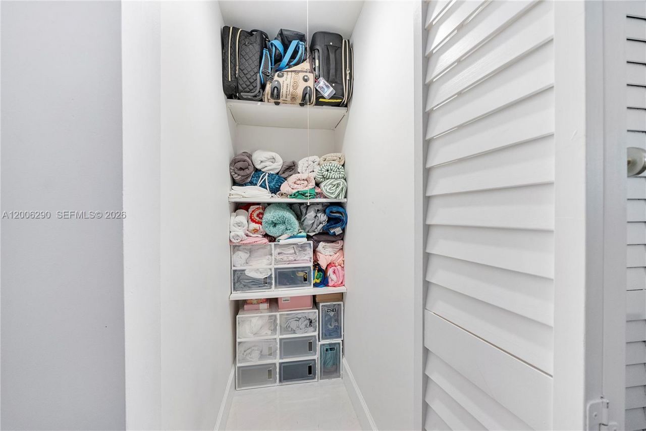 14830 N Spur Dr , Miami, FL 33161 Photo