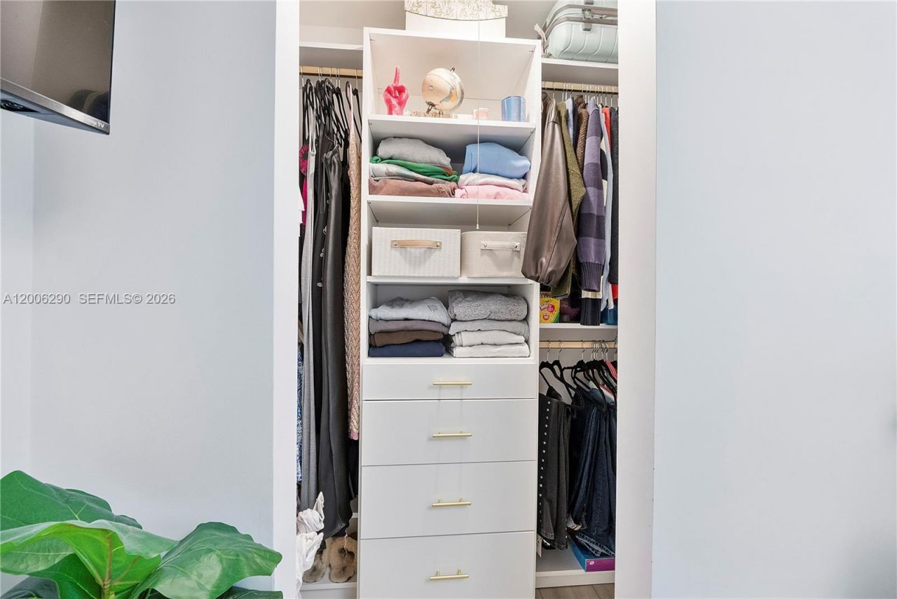 14830 N Spur Dr , Miami, FL 33161 Photo