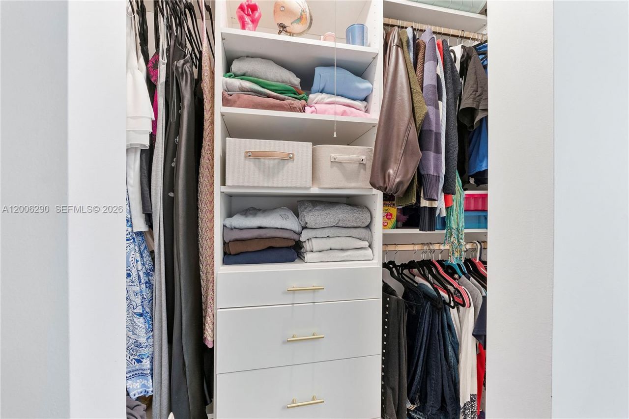 14830 N Spur Dr , Miami, FL 33161 Photo