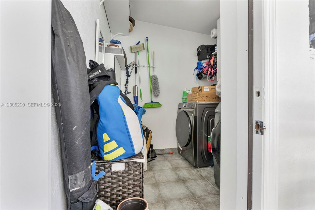 14830 N Spur Dr , Miami, FL 33161 Photo