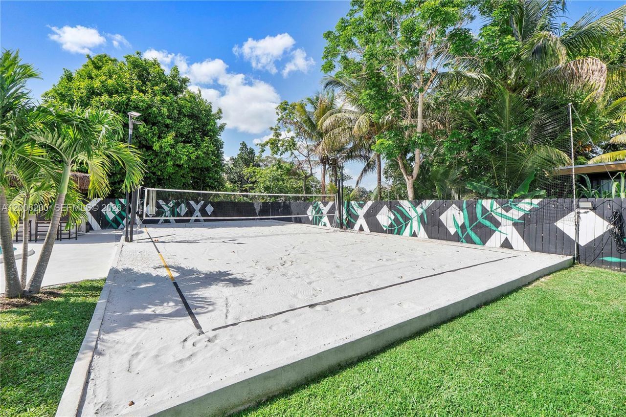 14830 N Spur Dr , Miami, FL 33161 Photo