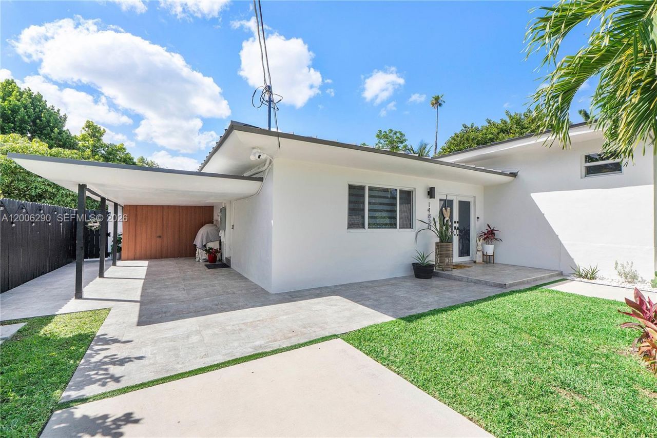 14830 N Spur Dr , Miami, FL 33161 Photo