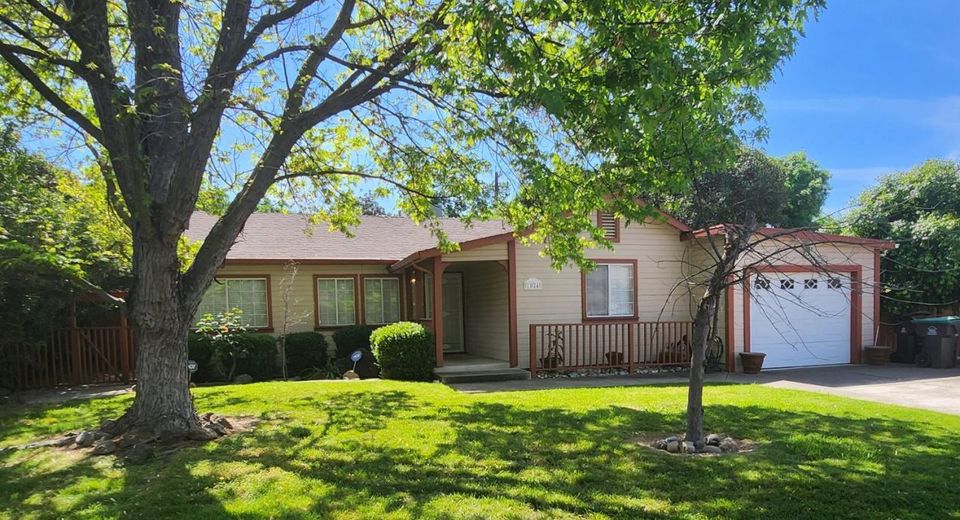 1024 W Longview Ave, Stockton, CA 95207 Photo