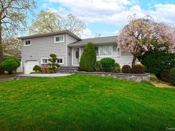 104 Charles Street , Massapequa, NY 11758