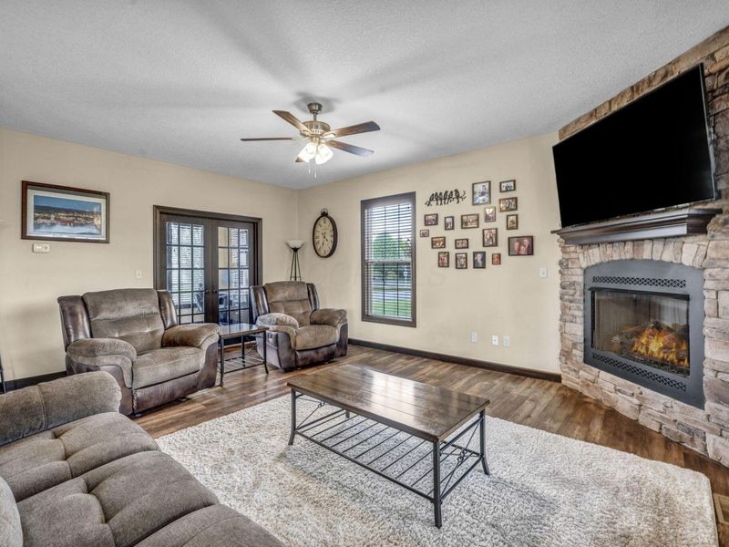 27 Fieldcrest Drive, Centerburg, OH 43011 Photo 23