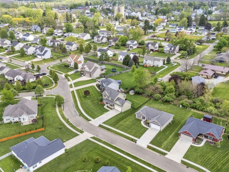 27 Fieldcrest Drive, Centerburg, OH 43011 Photo 9